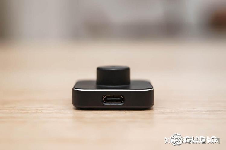智环轻启 Quzzz戒指的精致开箱体验与配件哲学